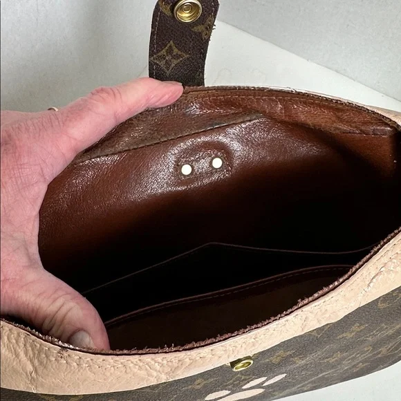 Customized 
Louis Vuitton Monogram Crossbody with missing strap 
12” x 9” x 3” - Picture 16 of 16